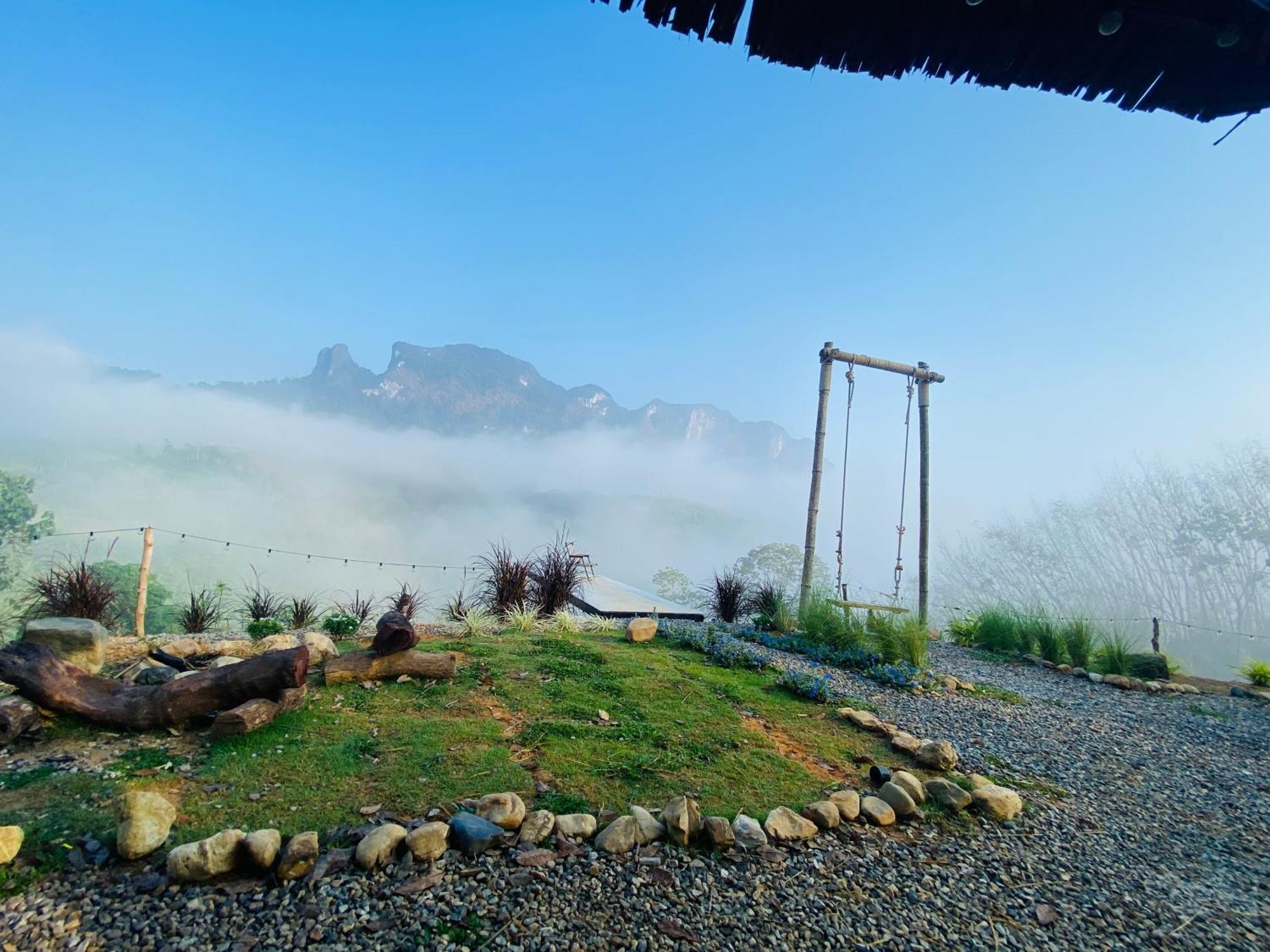 Ban Thung Lang Tham Camping Phutajoy Khaosok แคมป์ปิ้งภูตาจ้อยเขาศก מראה חיצוני תמונה